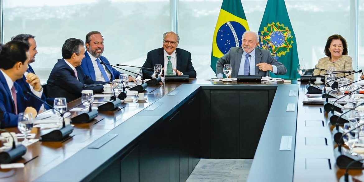 governo-preve-aumento-de-etanol-na-gasolina-de-30%-para-ate-32%