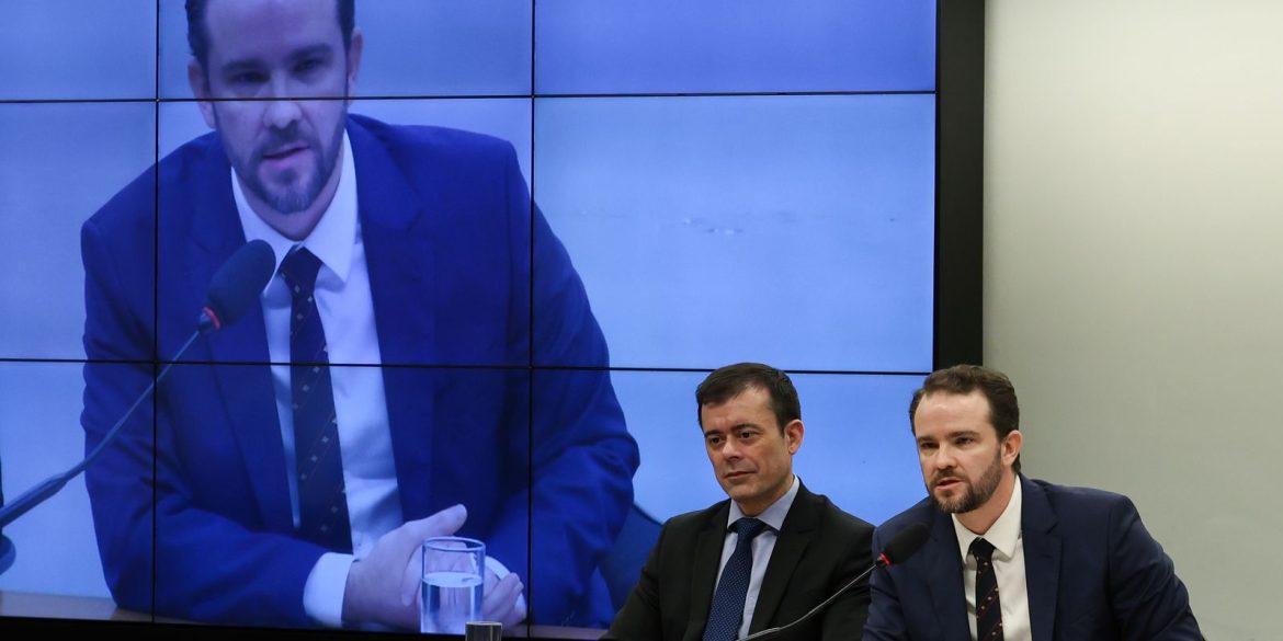 ministro-rebate-oposicao:-trabalhador-paga-hoje-menos-impostos-no-pais