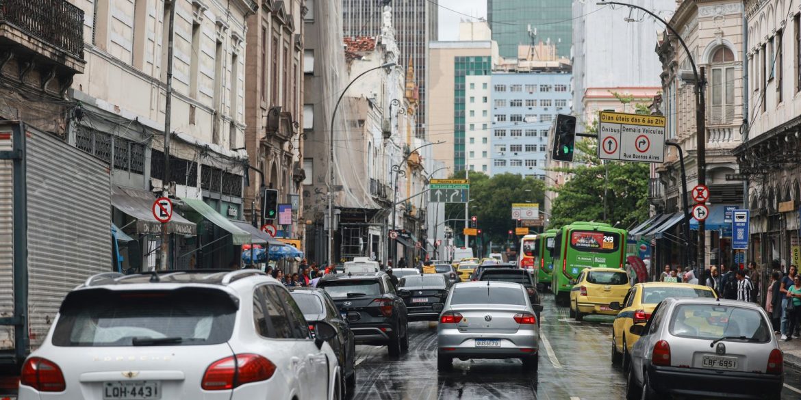 rio:-maioria-dos-carros-roubados-esta-em-areas-controladas-pelo-crime