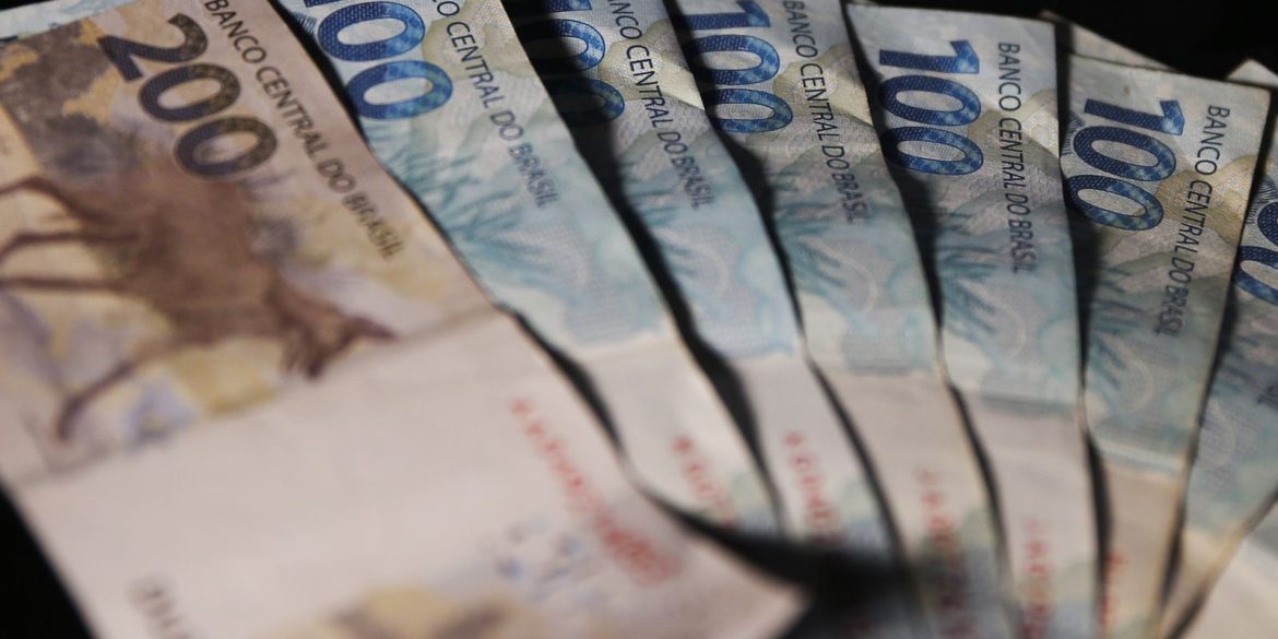 caixa-paga-bolsa-familia-a-beneficiarios-com-nis-de-final-7