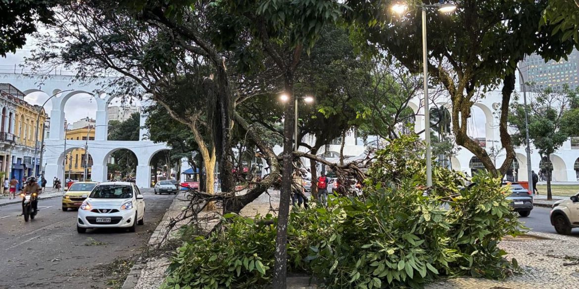 vendaval-ainda-causa-danos-a-moradores-do-rio-de-janeiro